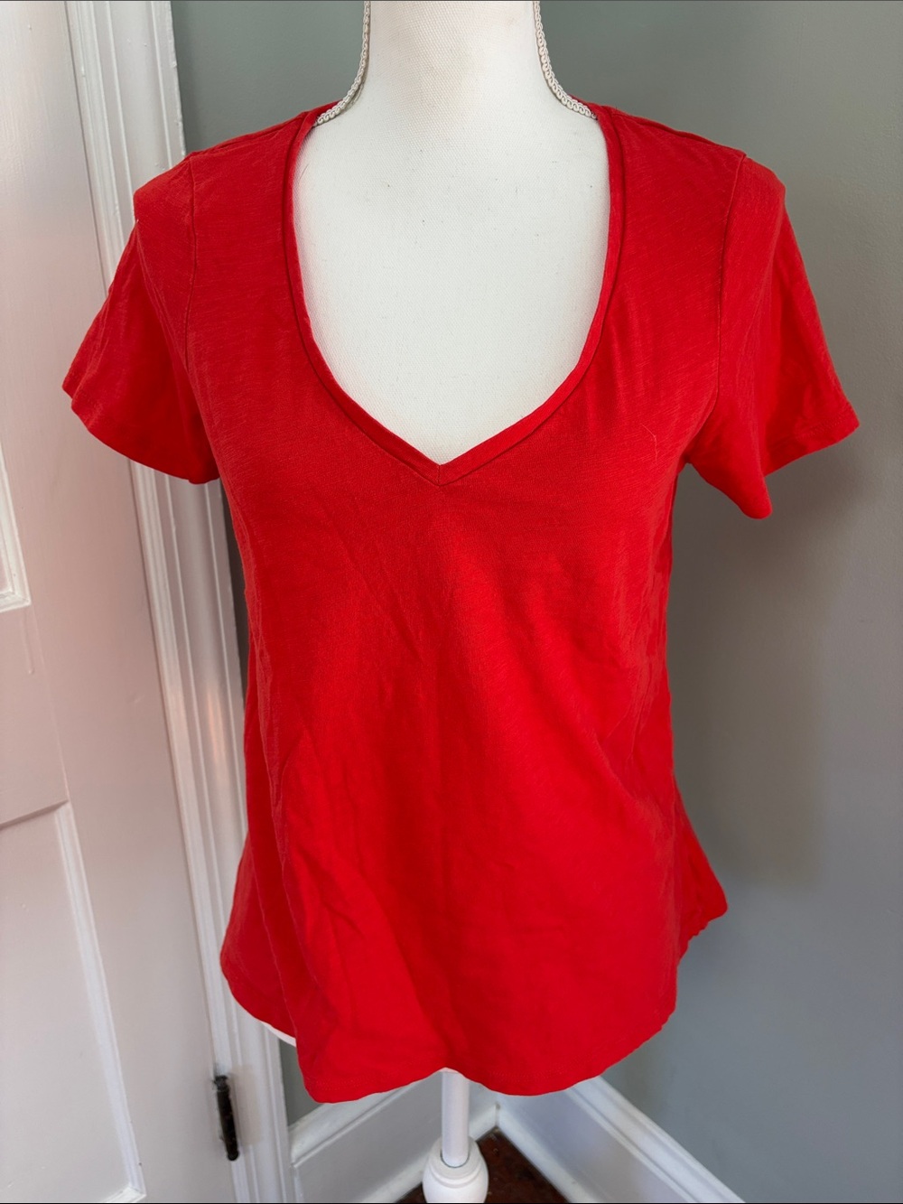 Boden Red V-Neck Short Sleeve Tee 100% Cotton Size Small‎